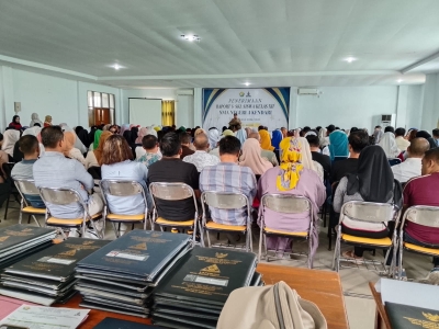 Suasana penerimaan raport dan Skl SMAN 4 Kendari secara sederhana