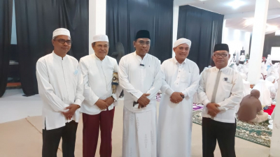 Wali Kota Baubau La Ode Ahmad Monianse Saat menghadiri Acara Silaturahmi Jamaah Raudah Wisata bersama masyarakat Kota Baubau di Gedung Arasalana Senin (15/8)