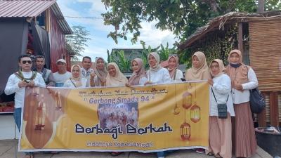 Alumni SMAN 2 Baubau Angkatan 1994 Melaksanakan kegiatan Berbagi Berkah Ramadhan di Pesantren dan Bantu Biaya Pengobatan Pasien