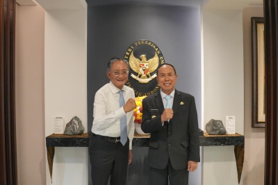 Menteri PU RI, Ir. Dody Hanggodo, MPE bersama Gubernur Sultra, Andi Sumangerukka