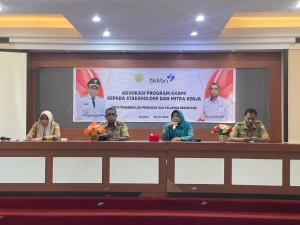 Ketua TP PKK Kota Baubau Wa Ode Nursanti Monianse pada acara Advokasi Program KKBPK kepada Stakeholder dan Mitra kerja  yang dilaksanakan oleh Badan pengendalian penduduk dan keluarga Berencana kota Baubau di Aula Hotel Galaxi inn  Selasa (28/3/2023). 