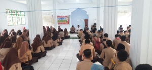 Suasana Kegiatan Jumat Curhat Polres Baubau di SMAN 3 Baubau (3/3/2023)