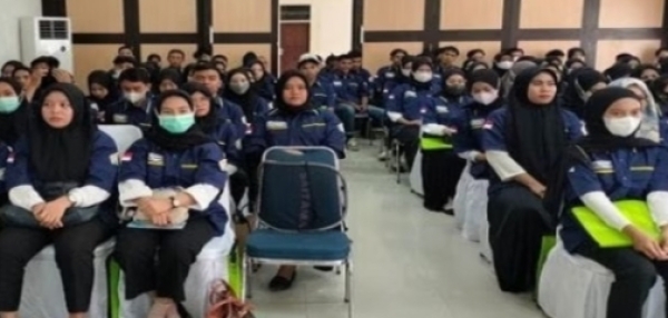 Pesrta magang dalam negeri tahun 2023 yang dibuka Dina Transnaker Sultra   Foto : Ist