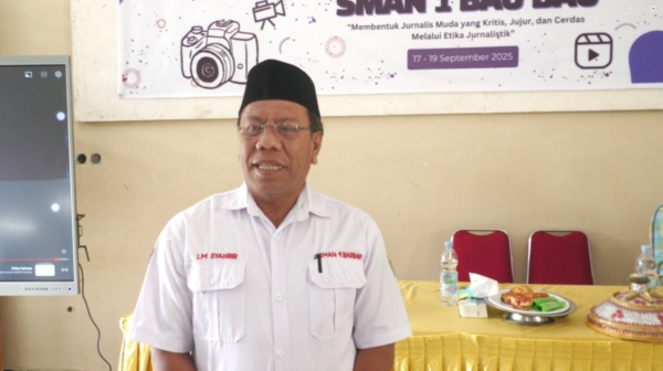 LM Syahrir, S.Pd, Kepala SMAN 1 Baubau