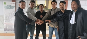Hirfan bin La Deki bersama tim kuasa hukumnya