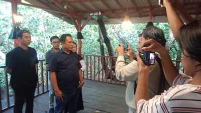 Bacagub Sultra Jurni S.Si, bertemu para pegiat media sosial Kota Kendari