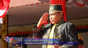 Wali Kota Baubau La Ode Ahmad Monianse Selaku Pembina Upacara pada Upacara Peringatan Hari Guru Nasional Tahun 2022 di Lapangan Lembah Hijau Kota Baubau Jumat (25/11)