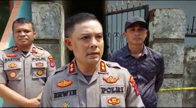 Kapolres Baubau, AKBP Erwin Pratomo,SIK didampimgi Kasat Reskrim, AKP Najamuddin,SH, MH dan Kapolsek Wolio, Iptu Narton, SH saat ditemui di TKP S