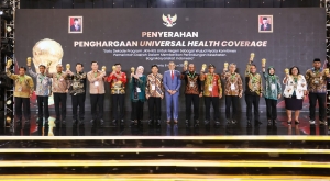 Pemprov Sultra Terima Penghargaan Universal Health Coverage &ldquo;UHC Award&rdquo; 2024 Kategori Utama
