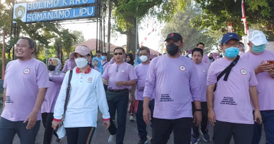 Wali Kota Baubau La Ode Ahmad Monianse turut mengikuti kegiatan Jalan Santai Pada Puncak Hari Bakti Dokter Indonesia ke-144 Sultra yang dipusatkan di Kota Baubau Minggu (28/8)