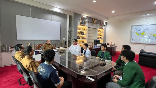 Wali Kota Bau-bau, H.Yusran Fahim saat audensi dengan tim FKG UMI Makassar 