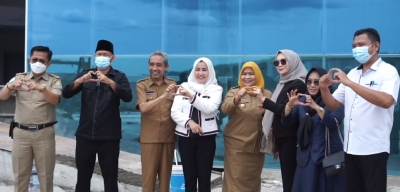 Fajar Ishak Daeng Jaya (paling kanan) bersama anggota DPRD Sultra didampingi Direktur RS Jantung saat meninaju progrem pembangunan Rumah Sakit   Foto : IST
