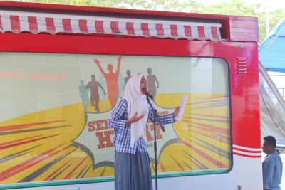 Penampilan Firdha Nurul Ilmi pada Lomba Puisi Tingkat Provinsi di BNN Provinsi Sultra pada Mei 2023 lalu