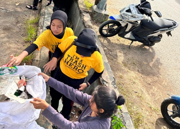Kegiatan Bersih Bersih Sampah di Kotamara Baubau dalam Rangka HPSN Minggu (23/2/2025)
