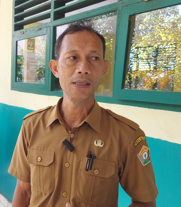 Kepala SMAN 3 Baubau La Ode Mustafa, S.Pd
